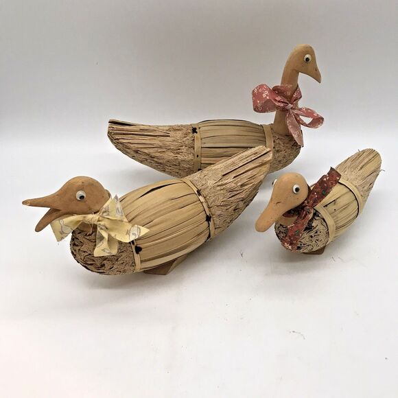 Vintage Folk Art Duck or Goose Handmade Carved Primitive Wicker Mancave Decoy - Picture 5 of 11